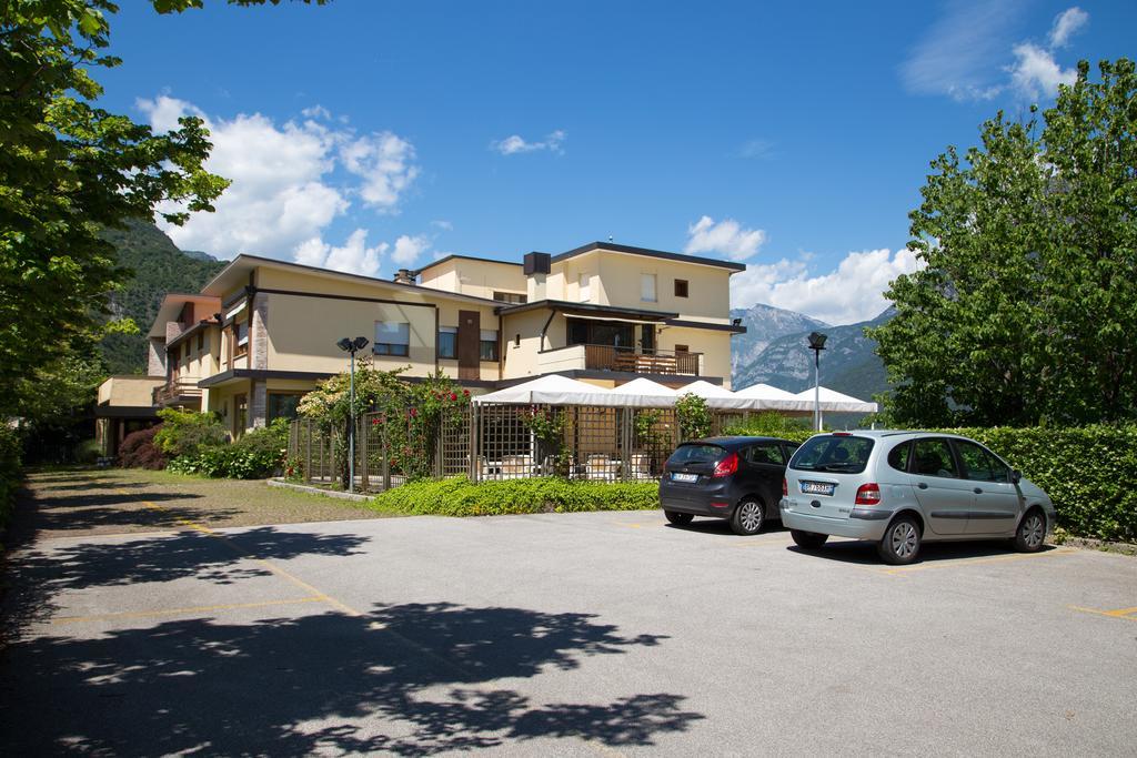 Albergo Benito Ponte nellʼAlpi Εξωτερικό φωτογραφία