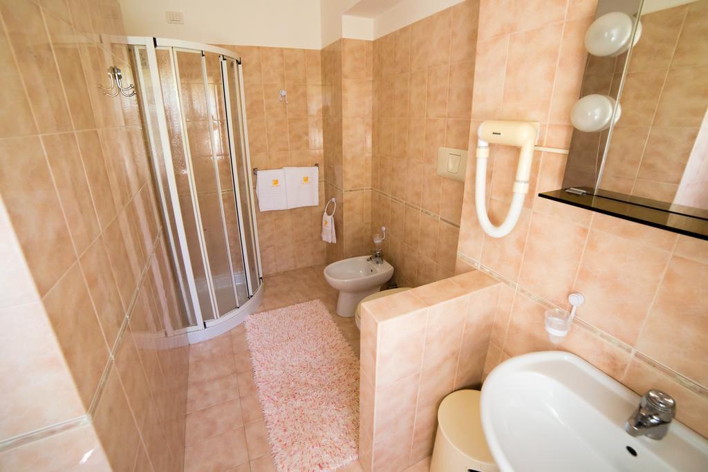 Albergo Benito Ponte nellʼAlpi Εξωτερικό φωτογραφία